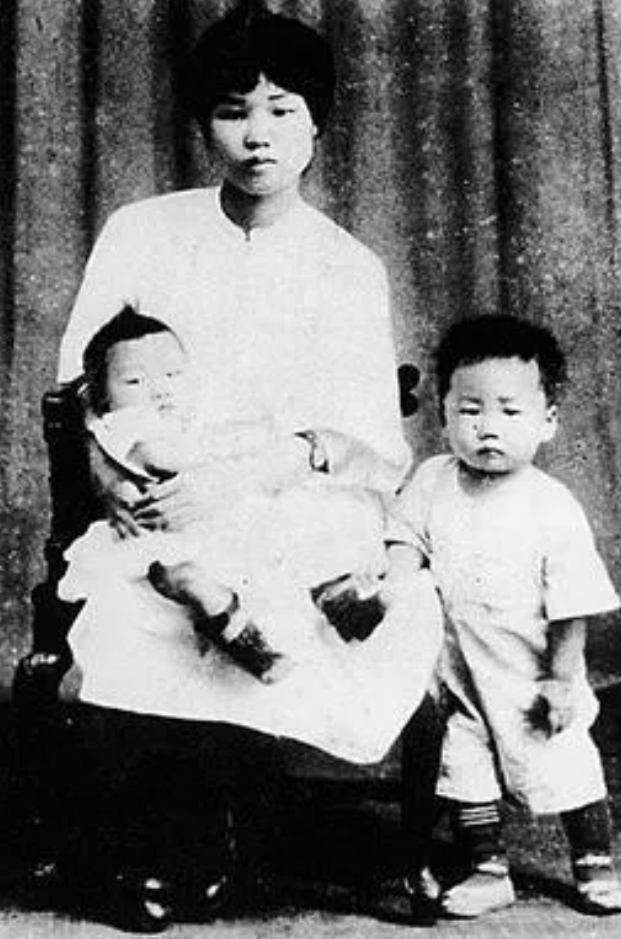 【HEF党建小课堂100讲】第四十九讲:这些信在墙壁中藏了52年,毛主席生前从未收到……(图7) 【HEF党建小课堂100讲】第四十九讲:这些信在墙壁中藏了52年,毛主席生前从未收到……(图7)