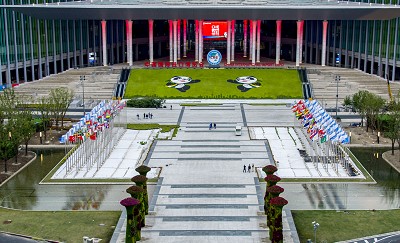 紧跟习大大脚步，联合会陪同朝阳区政府领导参观进博会国家馆(图11)