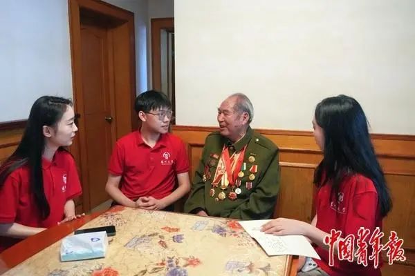 铭记历史 缅怀先烈 | 为了永不褪色的记忆——扬州大学口述史团队十年接力寻访抗战老战士(图2) 铭记历史 缅怀先烈 | 为了永不褪色的记忆——扬州大学口述史团队十年接力寻访抗战老战士(图2)
