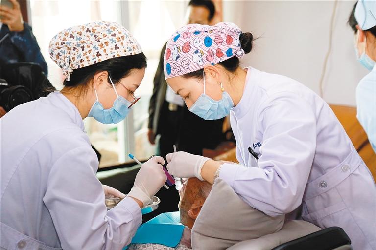 先锋模范 | 西安市人大代表邓邦莲——扎根基层听民声 当好人民“代言人”(图1)